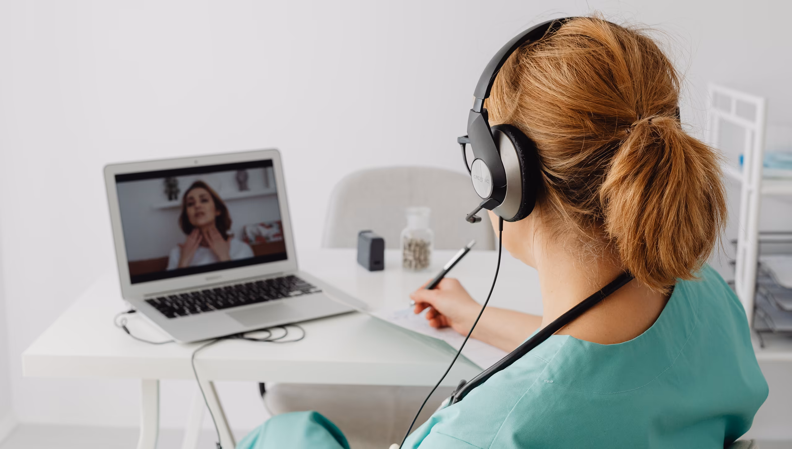 uk_healthcare_telemedicine_00-hero