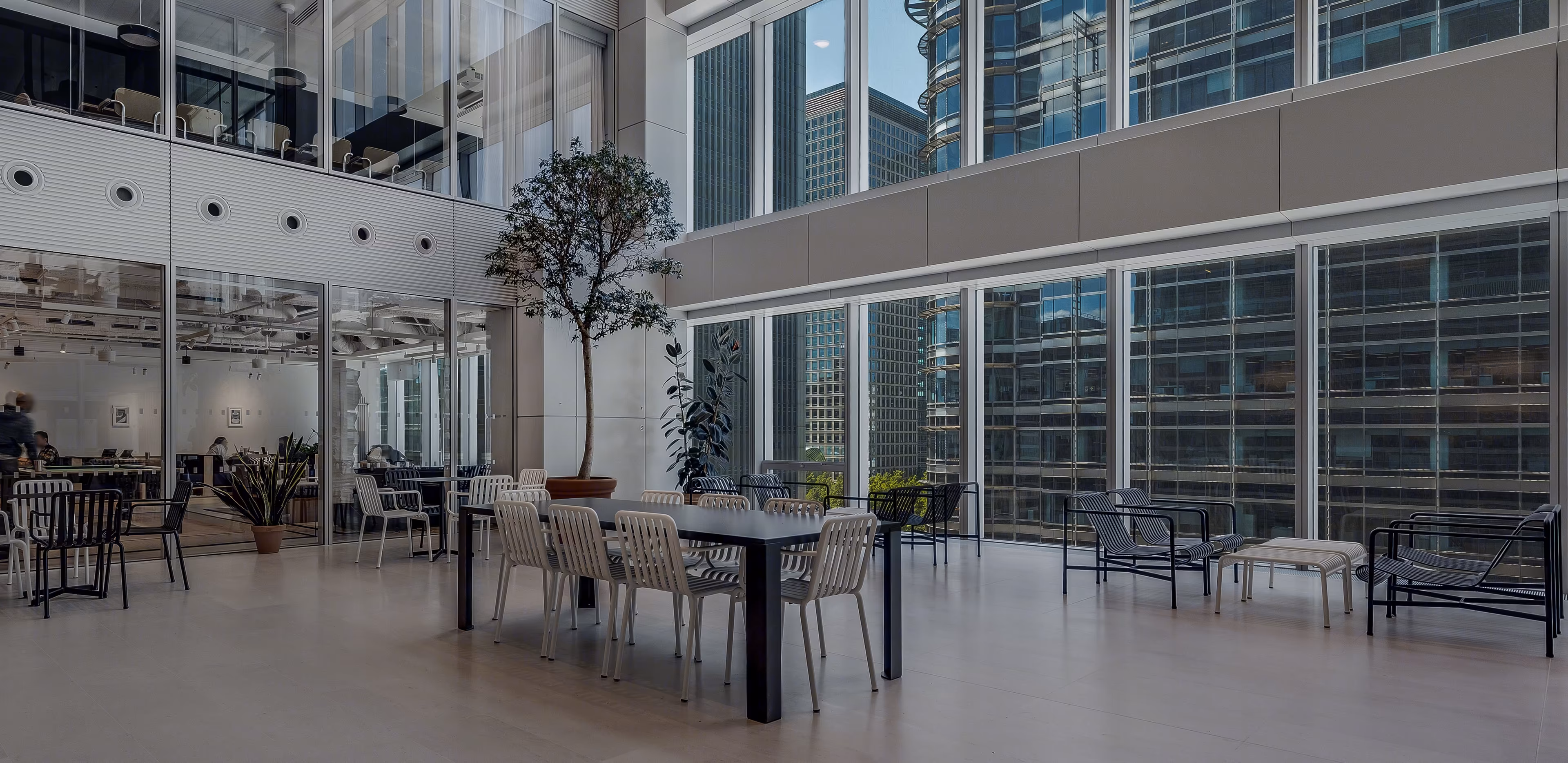 uk_mobile-development_05_cta-with-blur