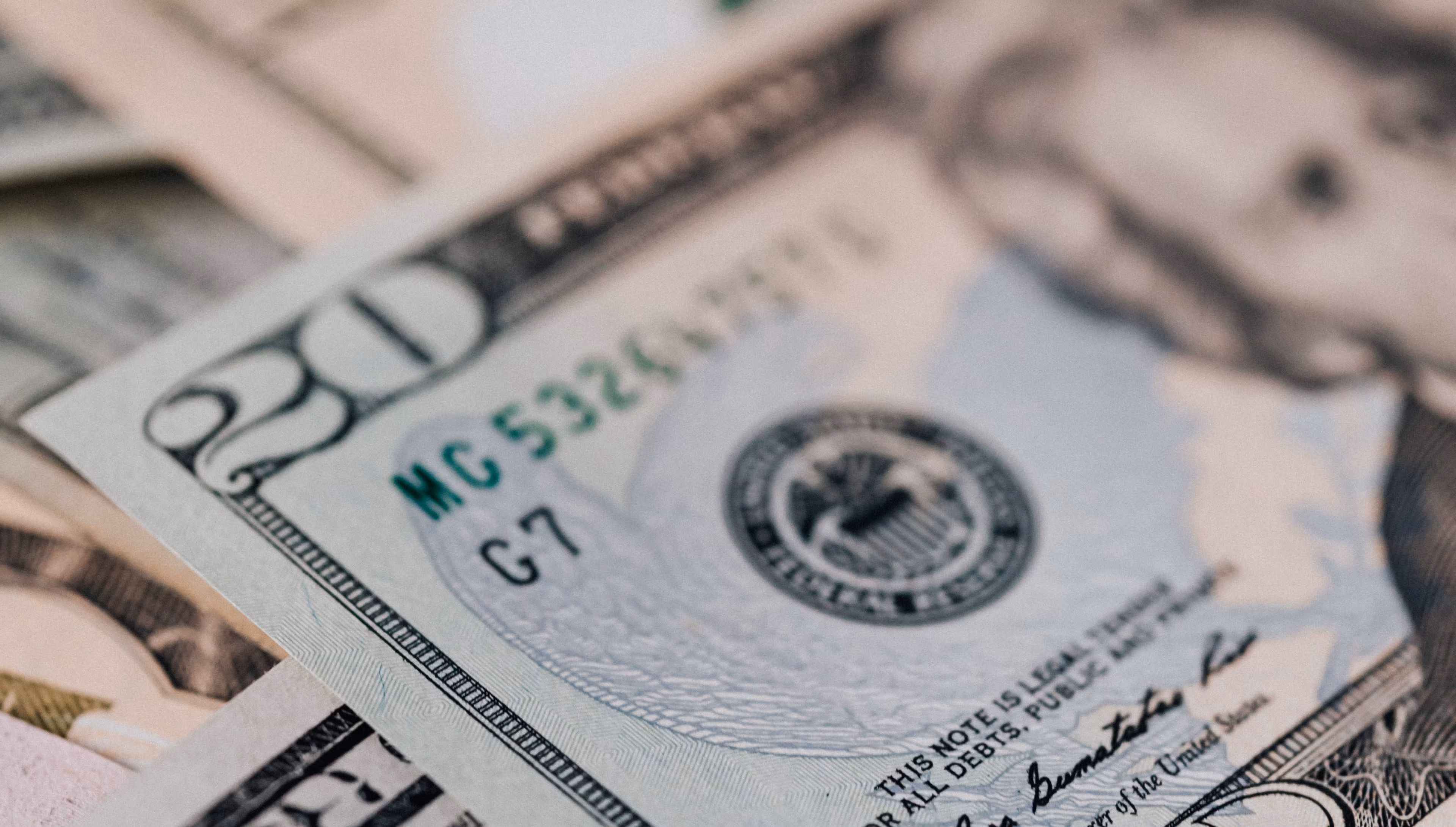 CRM_for_Investment_Banking_00_hero