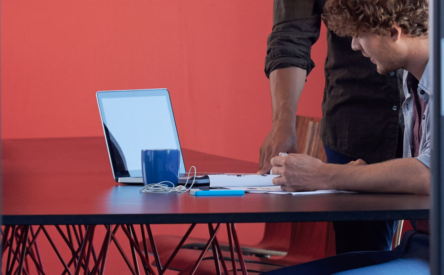 de_leistungen_outsourcing-der-softwareentwicklung_03_text-with-image