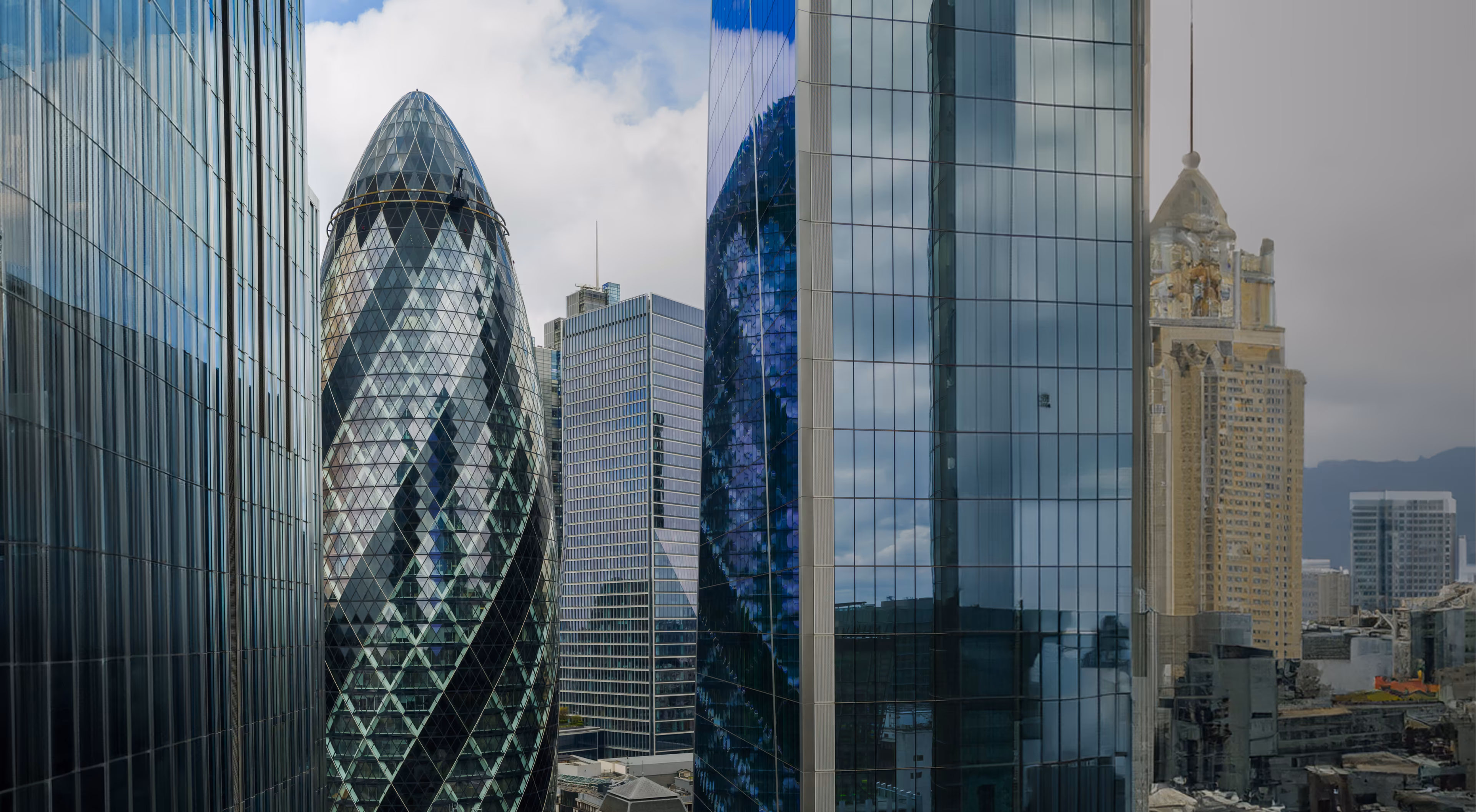 uk_bespoke-software-development_outsourcing_05_cta-with-blur-2